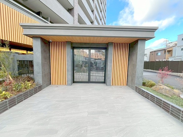 プレジオ東三国のエントランス