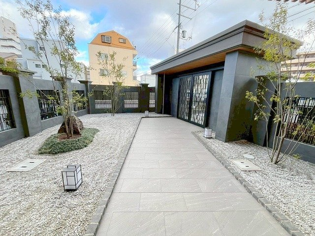 プレジオ東三国のエントランス