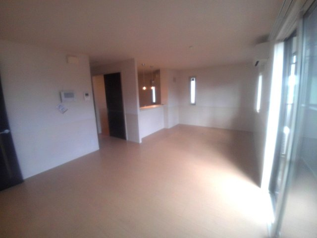 デルニエコートの居間・リビング