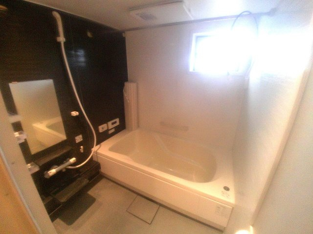 デルニエコートの浴室