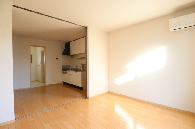 シュウメゾンＡの居間・リビング