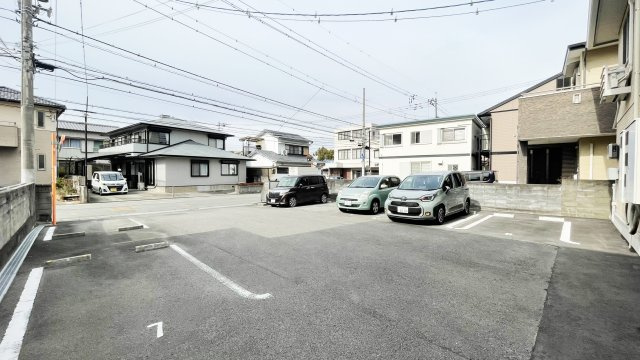 ドルチェの駐車場