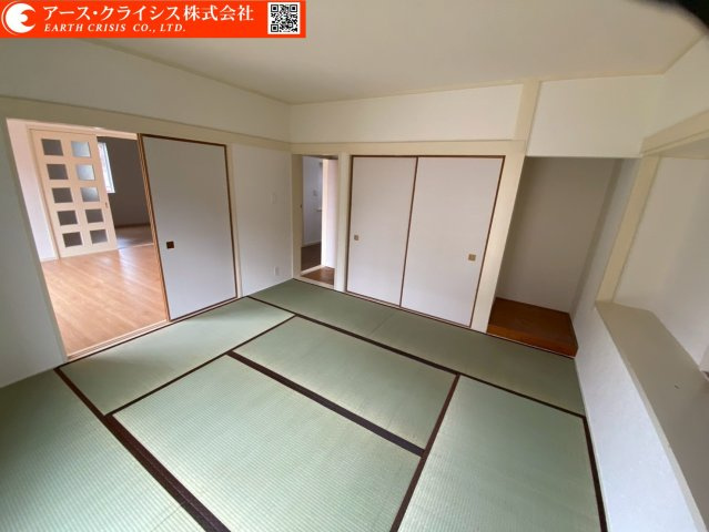 【和室】 | 野田市西三ヶ尾 | 落ち着いた雰囲気の和室は、客間やお子様の遊び場としても活躍。畳のやさしい質感が、心安らぐ時間を演出します。