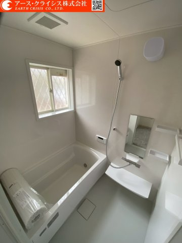 【浴室】 | 野田市西三ヶ尾 | システムバス交換済みの浴室は、一日の疲れをゆったり癒せる快適空間。清潔感あふれる内装で、リラックスタイムを満喫できます。