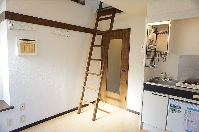 ルーブル弐番館の居間・リビング