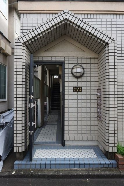 ルーブル弐番館のエントランス