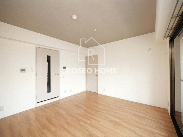 トータス西天満の居間・リビング|同マンション別部屋：参考写真