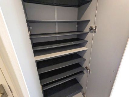 グレーシャーブルーの玄関