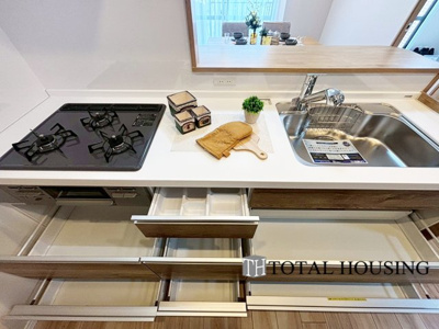 【キッチン】 | ダイアパレス北3条 | 料理を楽しむキッチンスペース。使いやすさと心地よい暮らしを追及し、愛着を持って使い続けられる空間へ。