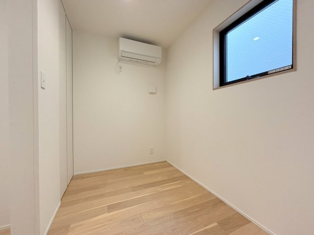 東三国のいえの洋室