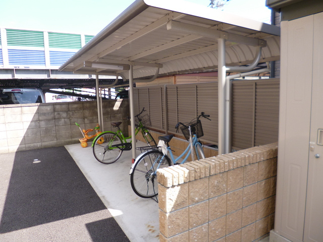 クローバーハウスのその他共用部分|駐輪場あります♪