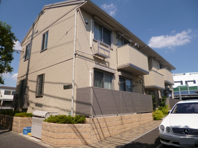 クローバーハウスの外観|スタイリッシュな外観の建物です♪