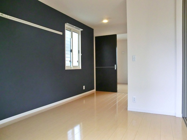 クローバーハウスの寝室|オシャレな内装の洋室です♪