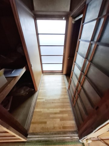 鳴尾町5丁目テラスハウスの玄関