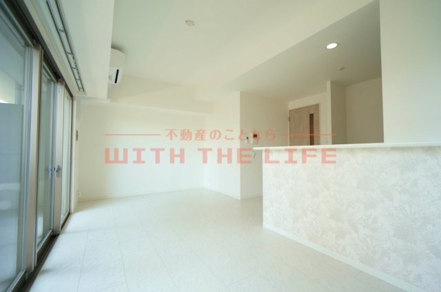 アーバンコート中央町【キャッシュバック対象】の居間・リビング|おしゃれなリビングです