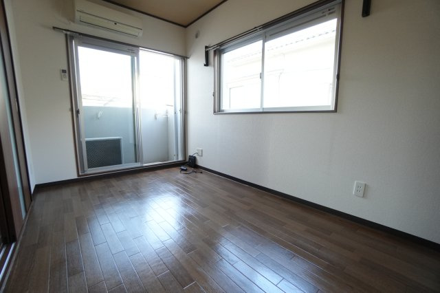 アイランドビル１６の居間・リビング