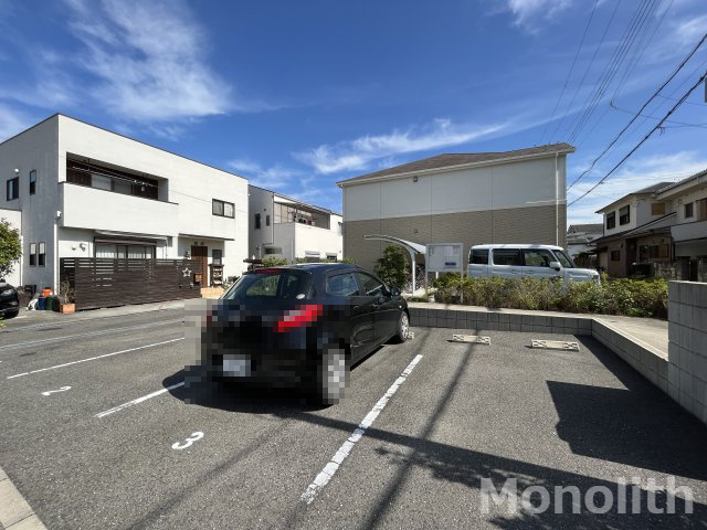 ガーデンホームの駐車場