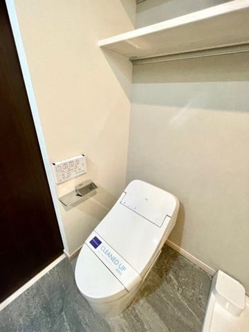 新品家具付きマンション宇田川町16(KaGood東京)のトイレ|コンパクトで使いやすいトイレです