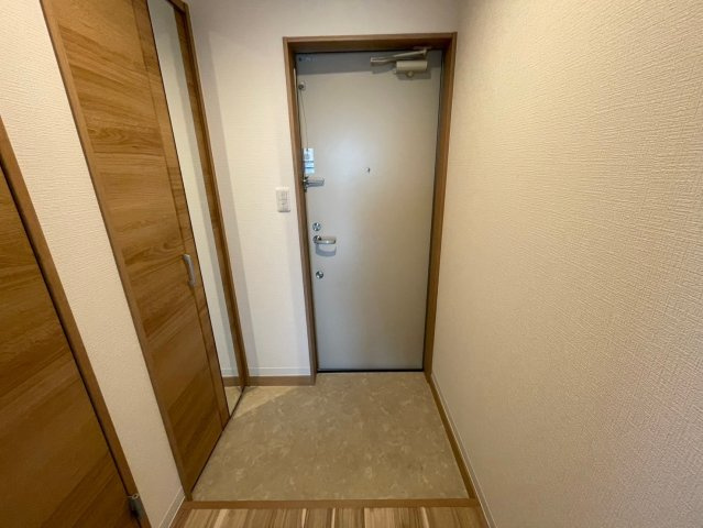 ウィン蛍池の玄関