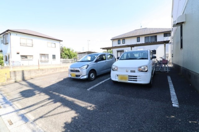 【駐車場】 | コートプレジオ | 駐車場に車を止められます