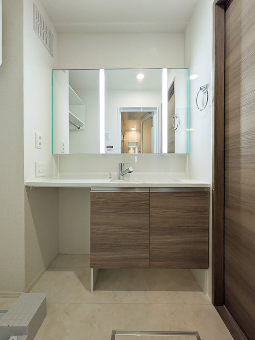 ラピスラズリ東林間の独立洗面台