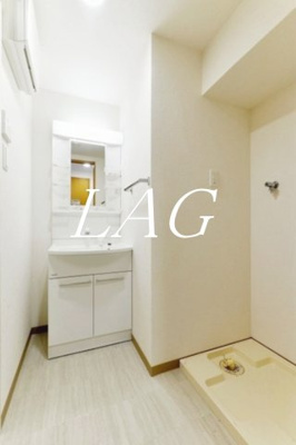 【洗面所】 | メガフォレスト | 洗面台です。