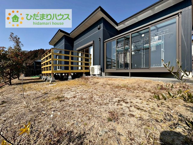 高萩市安良川　中古戸建の庭|周辺には高い建物がないため、お庭には太陽の光が降り注ぎます♪