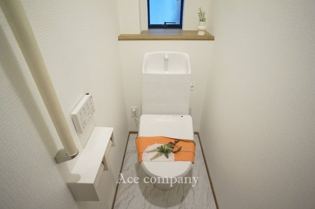 【トイレ】 | 東住吉区杭全7丁目 | トイレは1階と2階の各階に完備♪ともに同仕様のシャワートイレです☆