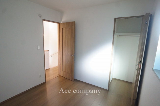 【子供部屋】 | 東住吉区杭全7丁目 | 【2階：洋室4.5帖】クローゼット完備です♪