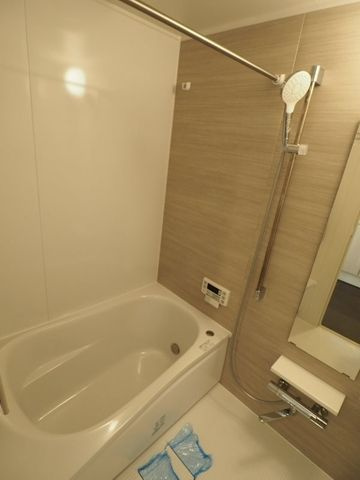 レジディア笹塚の浴室