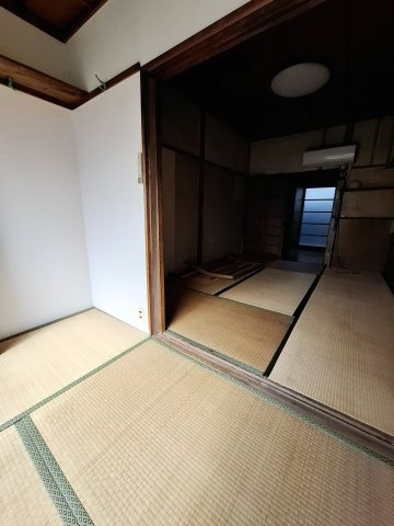 鳴尾5丁目テラスハウス（店舗・事務所等）の和室