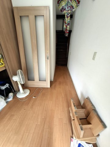 鳴尾5丁目テラスハウス（店舗・事務所等）の洋室