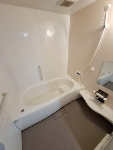 鳴尾5丁目テラスハウス（店舗・事務所等）の浴室