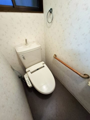 鳴尾5丁目テラスハウス（店舗・事務所等）のトイレ