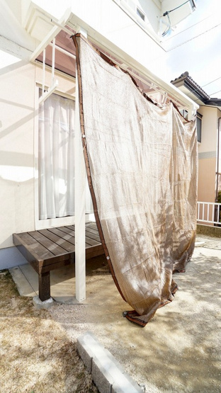 【バルコニー】 | 廿日市市宮園上５丁目　４ＬＤＫ＋ＷＩＣ戸建て | ウッドデッキ物干しスペース