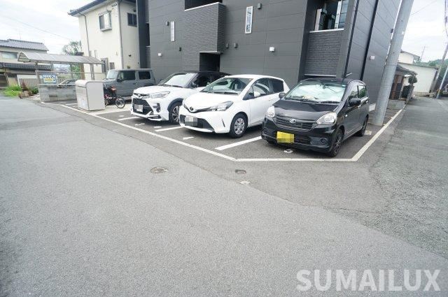 ADC龍田グランドゥールの駐車場