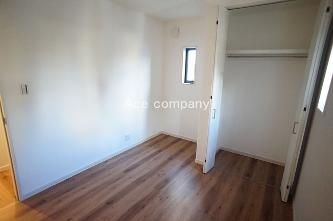 【子供部屋】 | 生野区舎利寺1丁目 | 【2階：洋室5.37帖】クローゼット完備です♪