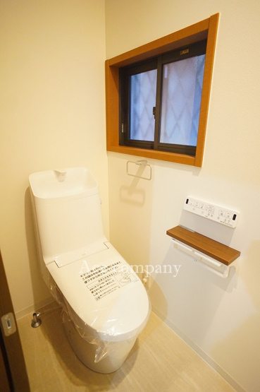 【トイレ】 | 東大阪市渋川町2丁目 | トイレは1階と2階の各階に完備♪こちらは1階のシャワートイレ新調です☆