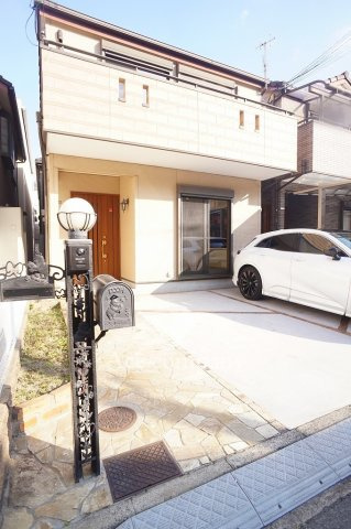 【外観】 | 東大阪市渋川町2丁目 | TVモニターホン新調完備☆スーパー・ドラッグストア・コンビニ徒歩3分圏内です♪