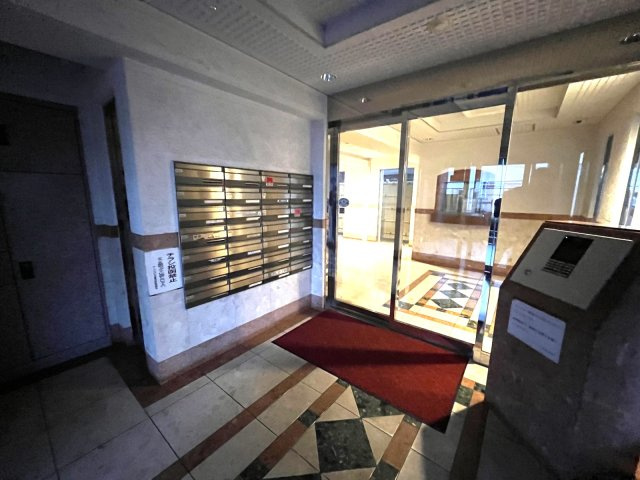 アーバンパレス室見河畔のその他共用部分|綺麗に整備されているマンション入り口です☆