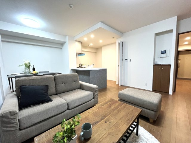 アーバンパレス室見河畔の居間・リビング|
家具を配置しやすいリビング。
リビングは1番長く居るお部屋だから、使いやすいことが何より大切☆