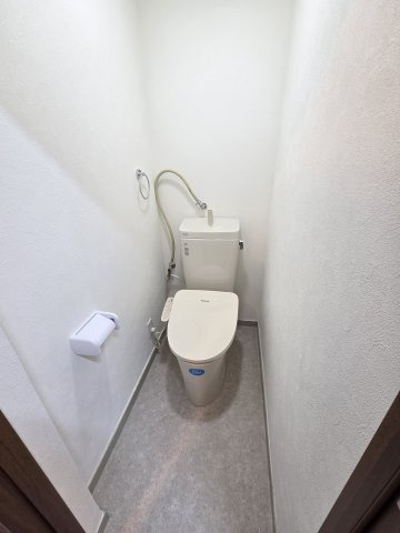 サンハイツ高崎　中古マンションのトイレ|トイレは便座交換、クッションフロアの張替えを行いました。