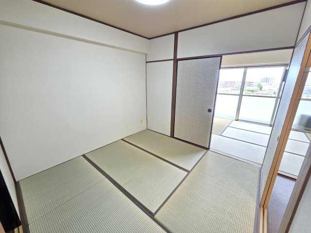 サンハイツ高崎　中古マンションの和室|4.5帖の和室です！