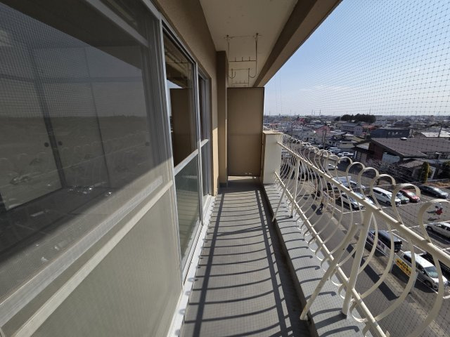 サンハイツ高崎　中古マンションのバルコニー|バルコニーの別アングルです。