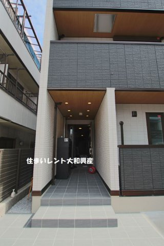 エスペリア中央林間５丁目のエントランス