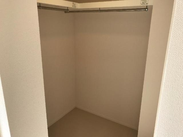 ディモーラの収納|ウォークインクローゼット