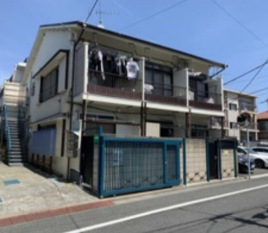 杉並区高円寺南３丁目のアパートのエントランス