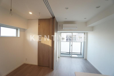 【寝室】 | ＳＹＦＯＲＭＥ大井町Ⅱ | 広くて明るい寝室