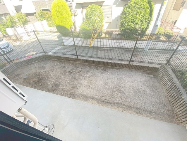 メゾンドルフの庭|たまにはお庭で休日を過ごしてみるのもよいかもしれません