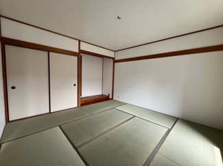 【和室】 | 井吹台東町３丁目中古テラス | 床の間もある本格的な和室です。客間としてもお使いいただけます。